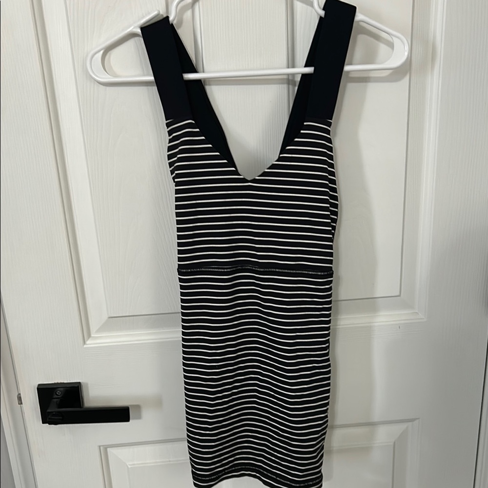Lululemon Athletica Black and White Sheath Tank Top